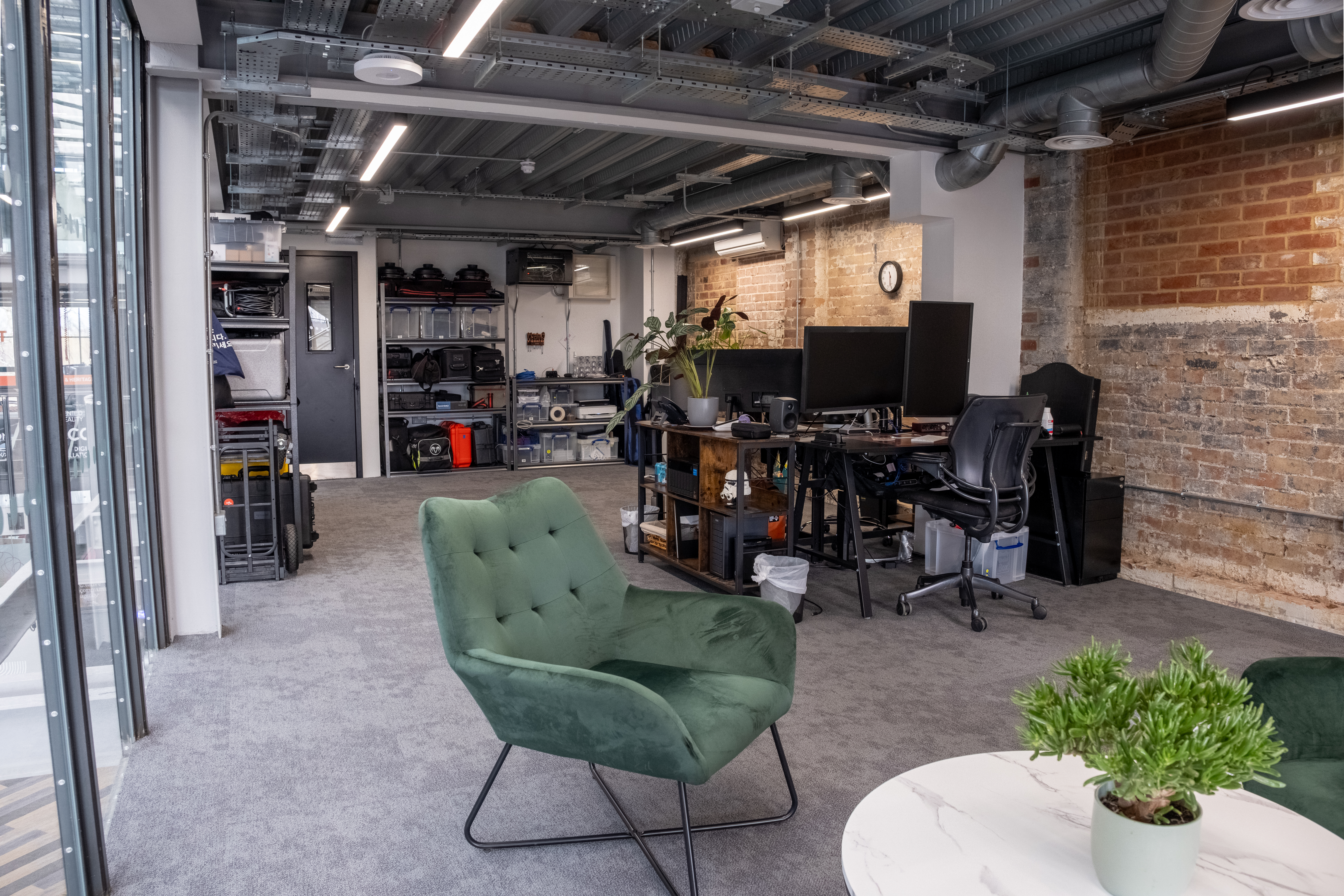 GREEN WALL, FIRST FLOOR – 523 FT² 4 Medium Sized Office At Tannery Studios