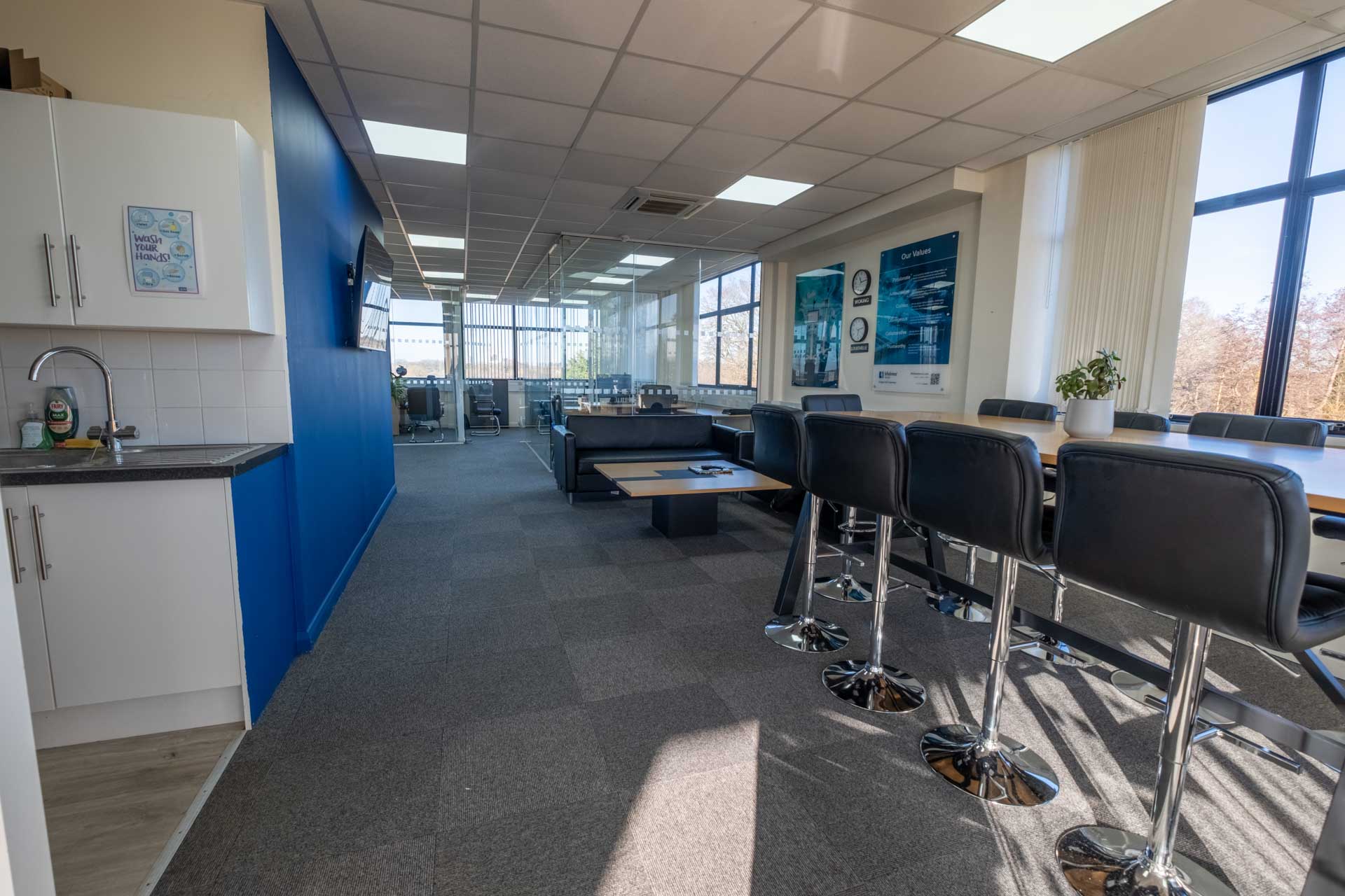 Large top floor office in 1 Tannery House