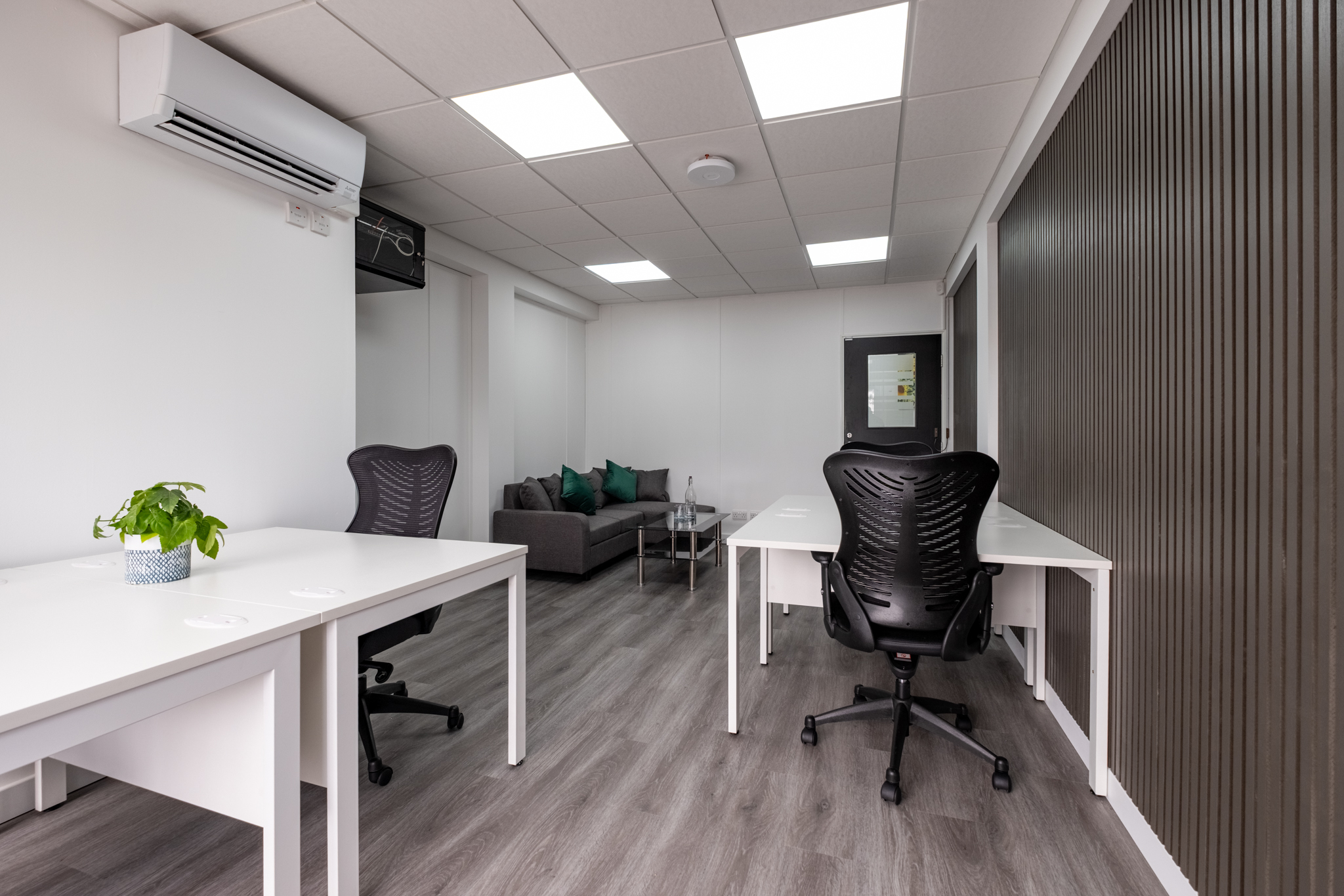Office 3, Ground Floor, 4 Tannery House - 230FT² 2 Modern office with minimalistic design