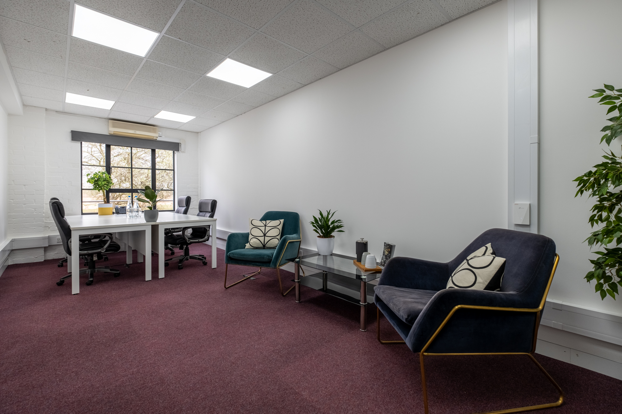 Office 7, Ground Floor, 4 Tannery House -218FT² 5 Modern office with seating area